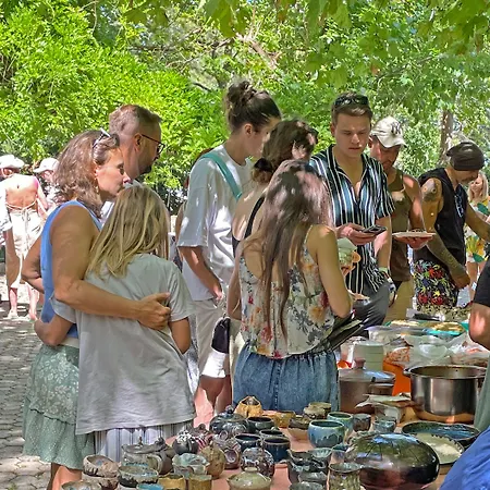 Garden Guest house 2*