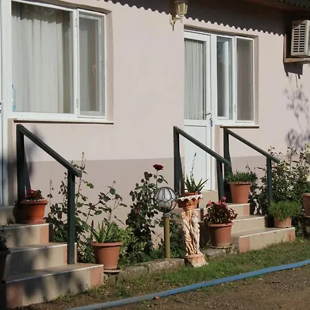 Garden Πανσιόν 2*