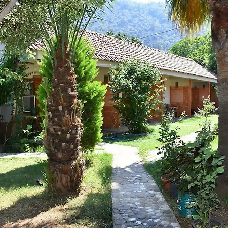 Garden Πανσιόν 2*