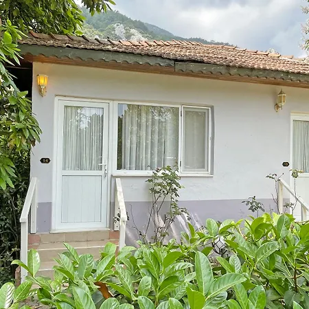Pensjonat Garden 2*